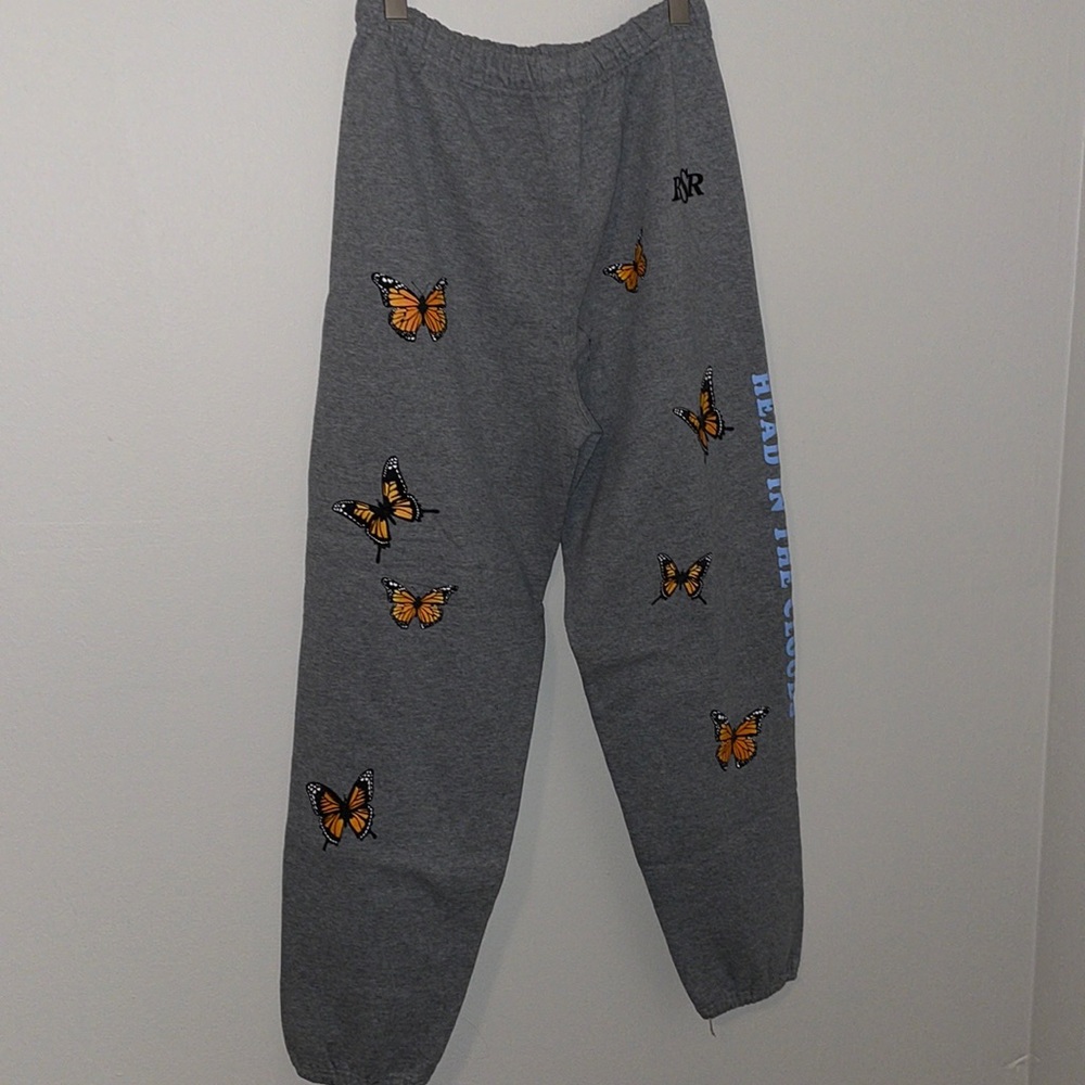 By Samii Ryan sweats